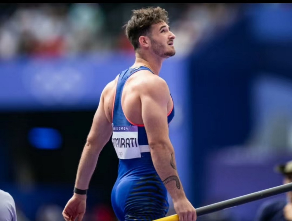 NBA选手安东尼在场上失误连连,势不可挡 NBA选手安东尼在场上失误连连,势不可挡