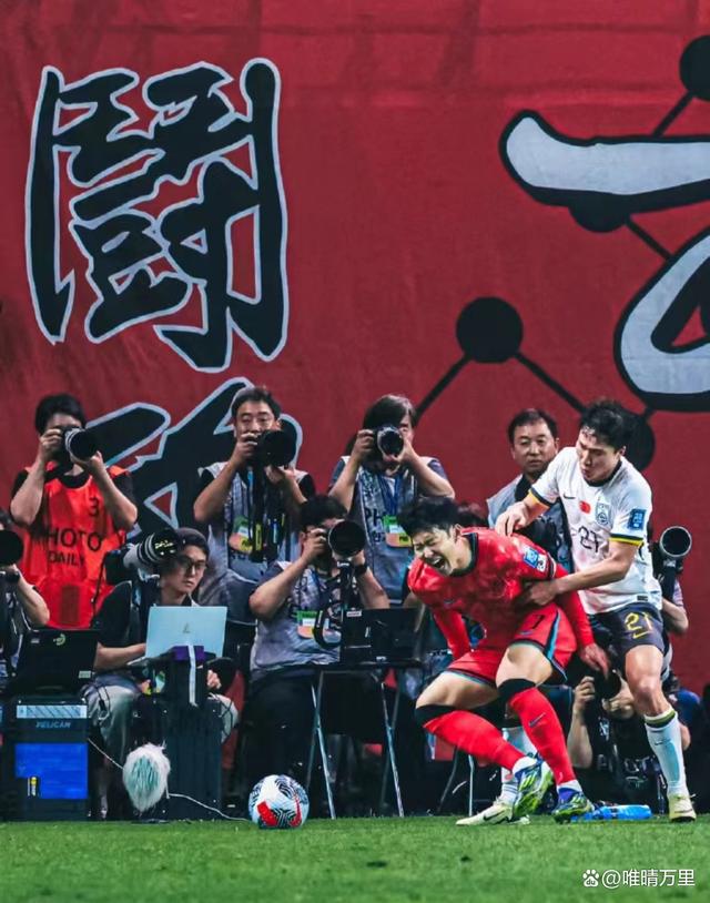 国际足球赛事上中国队实力强劲,引发热议 国际足球赛事上中国队实力强劲,引发热议