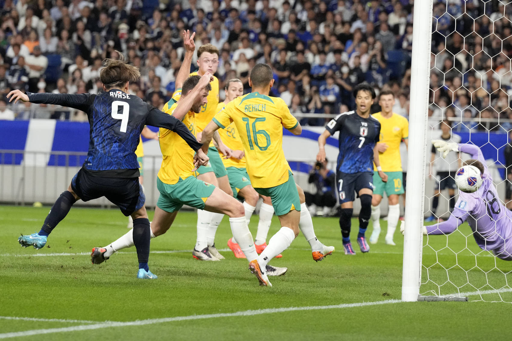 波黑国家队在国际比赛中收获胜利,表现亮眼 波黑国家队在国际比赛中收获胜利,表现亮眼