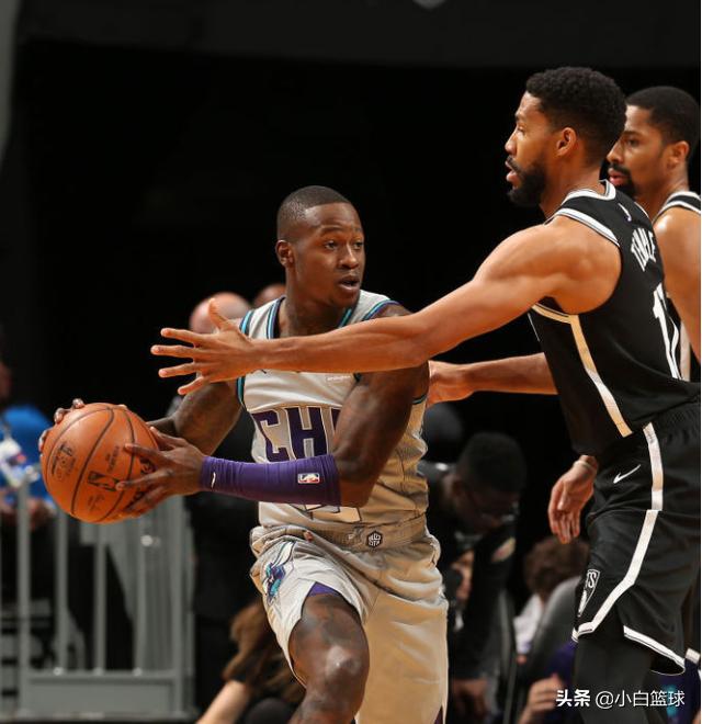 篮网胜雄狮,主场擒胜取悦球迷,振奋人心 篮网胜雄狮,主场擒胜取悦球迷,振奋人心