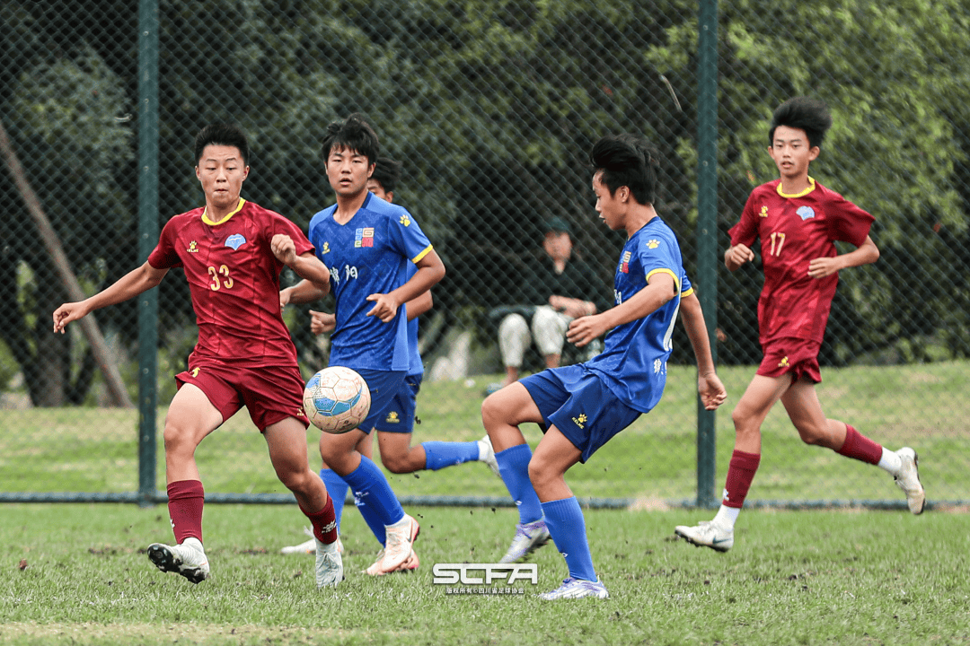 包含场上激烈角逐,精彩足球呈现,士气大振的词条 包含场上激烈角逐,精彩足球呈现,士气大振的词条