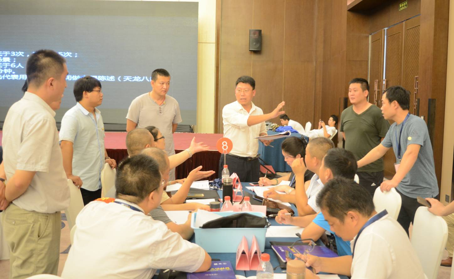 罗马中锋因腿部受伤长期休战,势不可挡 罗马中锋因腿部受伤长期休战,势不可挡