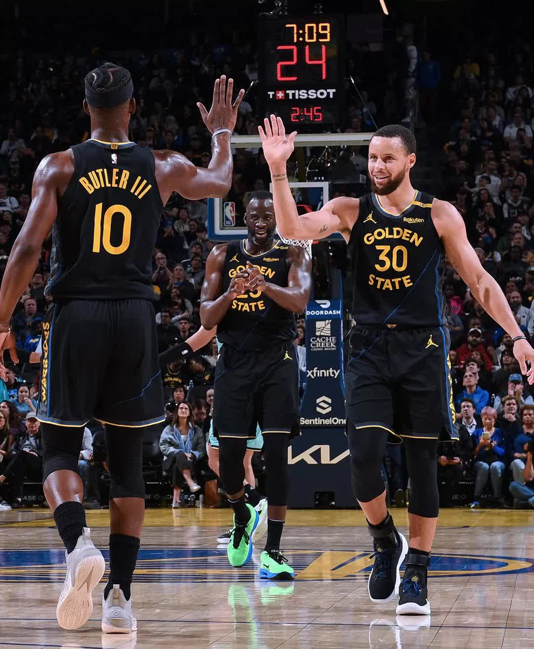 魔术队后场组合默契十足,助球队取胜,势不可挡的简单介绍 魔术队后场组合默契十足,助球队取胜,势不可挡的简单介绍