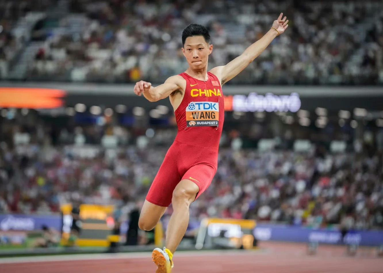 加拿大选手以绝佳表现获得田径铜牌，表现亮眼