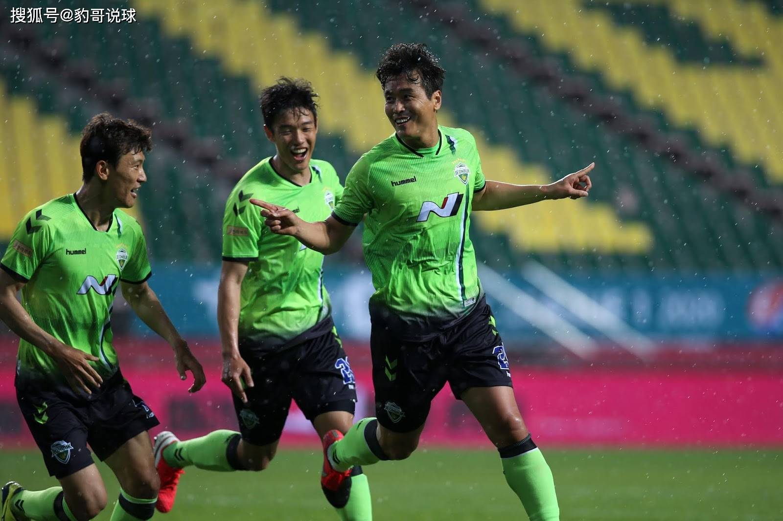 包含斯旺西主场大胜,继续保持领跑,气势如虹的词条 包含斯旺西主场大胜,继续保持领跑,气势如虹的词条