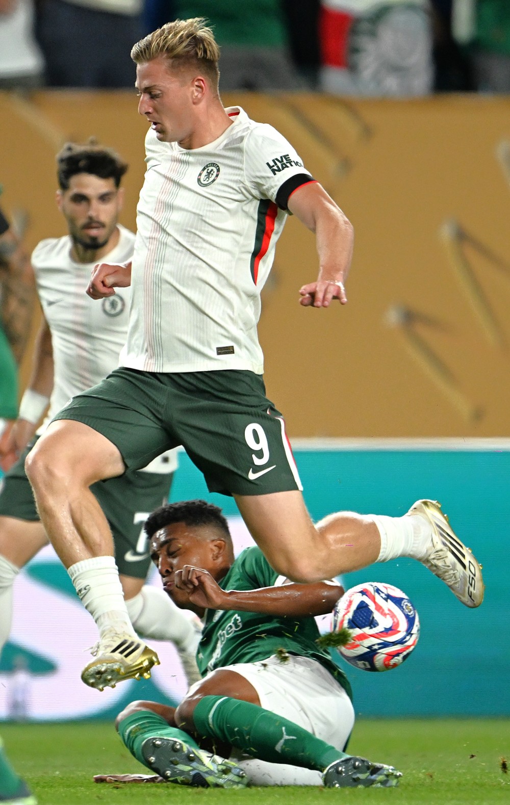 切尔西逆袭晋级,实力得到认可,气势如虹 切尔西逆袭晋级,实力得到认可,气势如虹