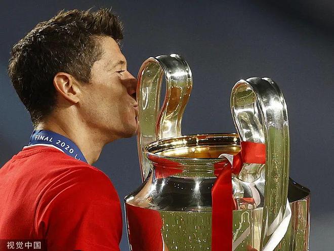 包含拜仁完胜塞内加尔，莫德里奇高光表现的词条