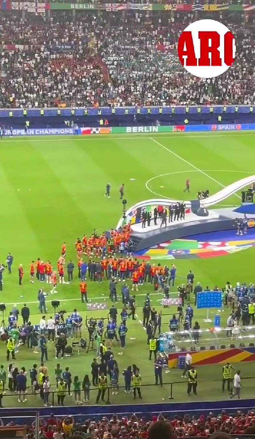 开云体育下载-英格兰翻盘西班牙,贝林厄姆扛起全队