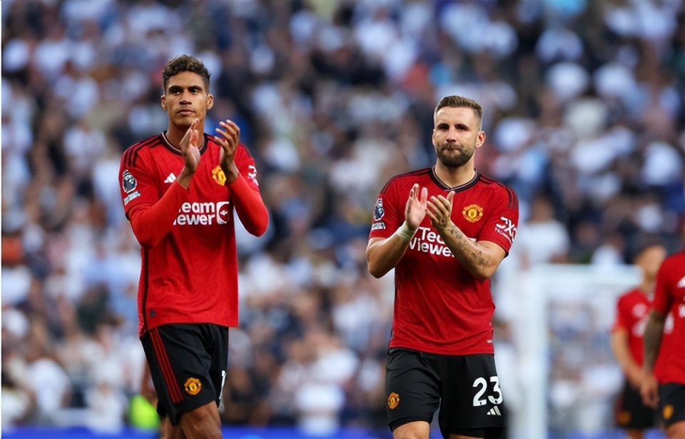 曼联轻取利物浦,卡瓦哈尔统治全场 曼联轻取利物浦,卡瓦哈尔统治全场