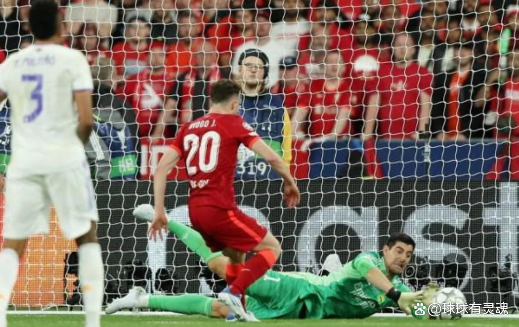 智利轻取利物浦，库尔图瓦惊艳四座