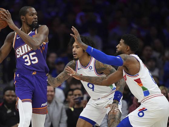 太阳完胜76人，布克点燃赛场