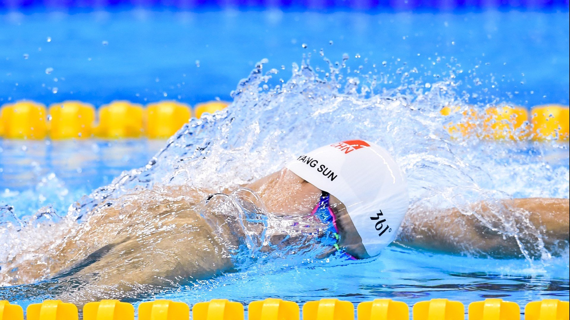 阿劳霍在球王对决中写就自己的名字,当钢铁防线成为巴萨的新旗帜